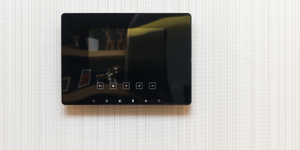 The Best Smart Lighting Solutions: How Smart Bulbs and Smart Wall Switches Enhance Modern Living